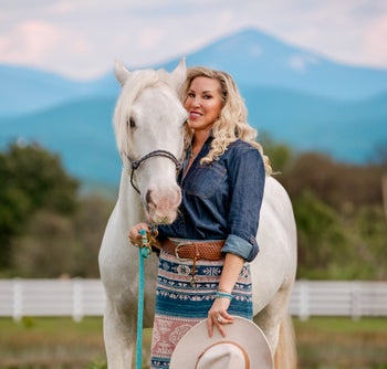 Portrait of Brenda Calcavecchia, Broker